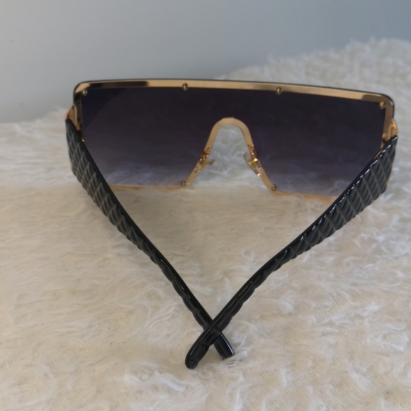 SOLD!!!**LAST ONE*"NWOT Sunglasses - Picture 2 of 3